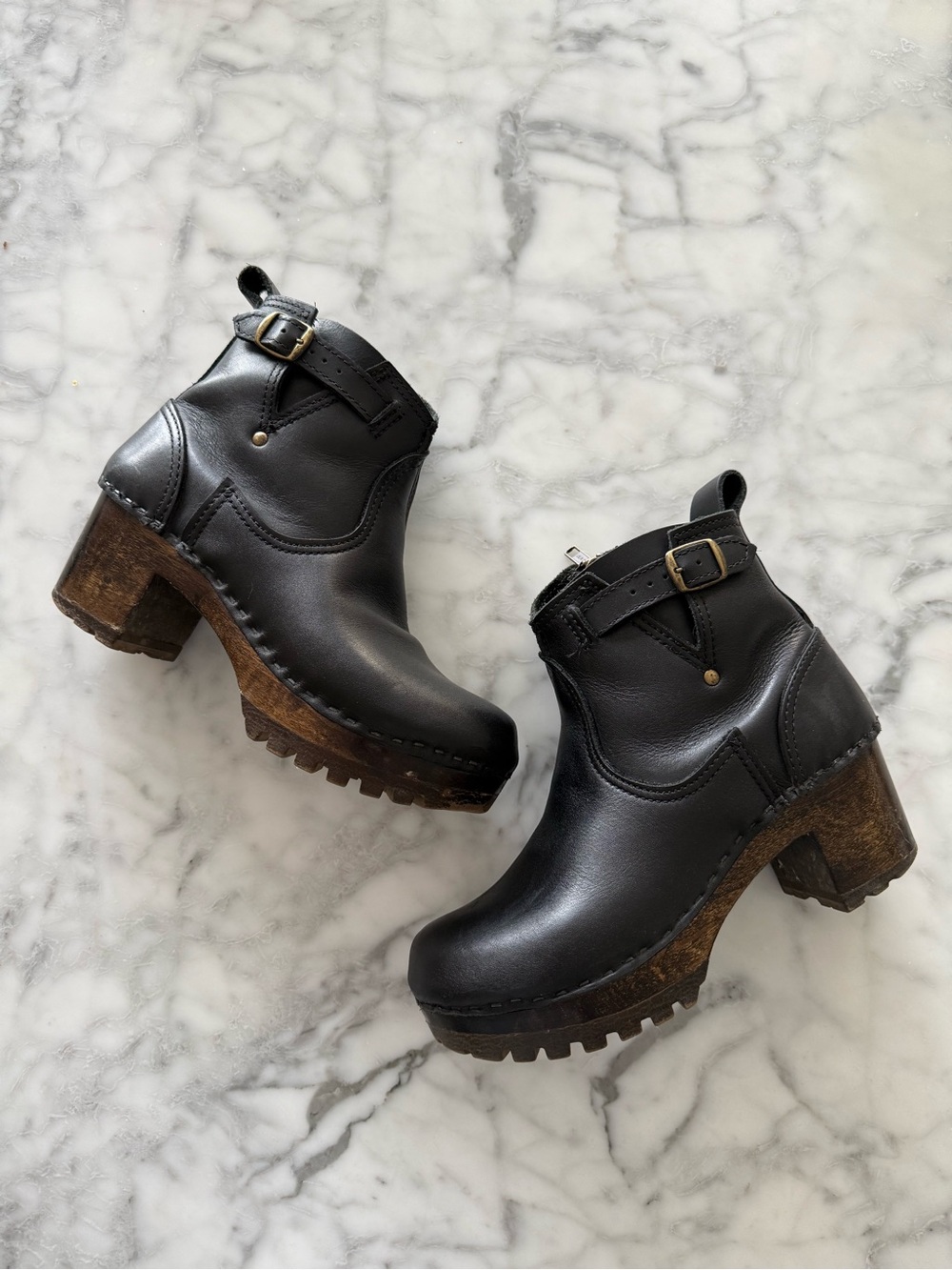 No. 6 Leather Heeled Clogs